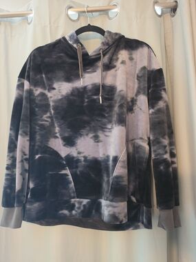 Time and Tru Black and Gray Tie-Dye Hooded Sweatshirt